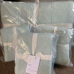 King size Pottery Barn quilt